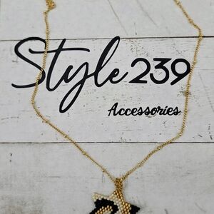 18kt Gold Plated Adjustable Necklace with Black and Gold Miyuki Star Pendant